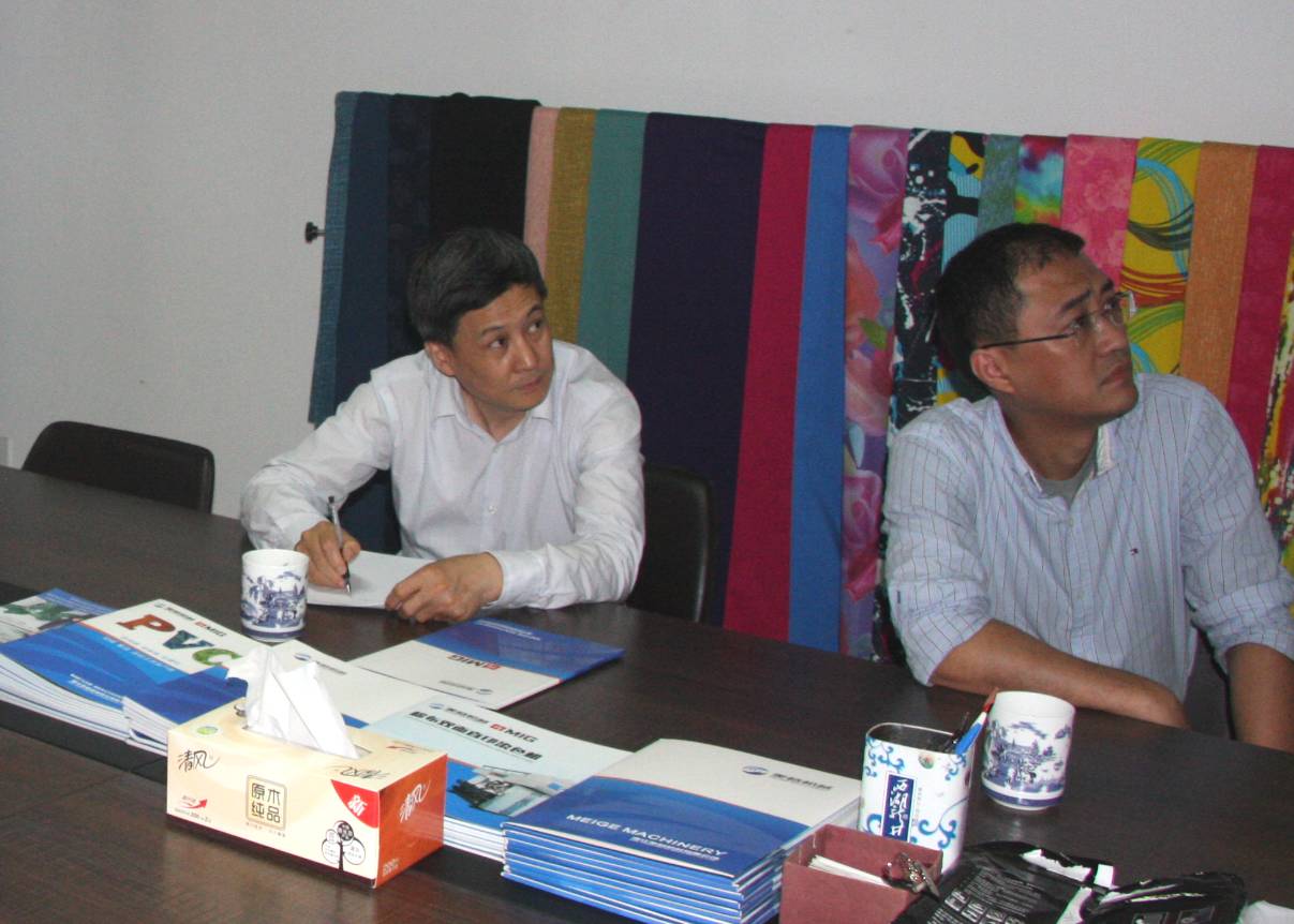 Op 19 april 2017 bezocht directeur Ling Yun van de Provinciale Economische en Informatiecommissie Meige Machinery voor inspectie en begeleiding